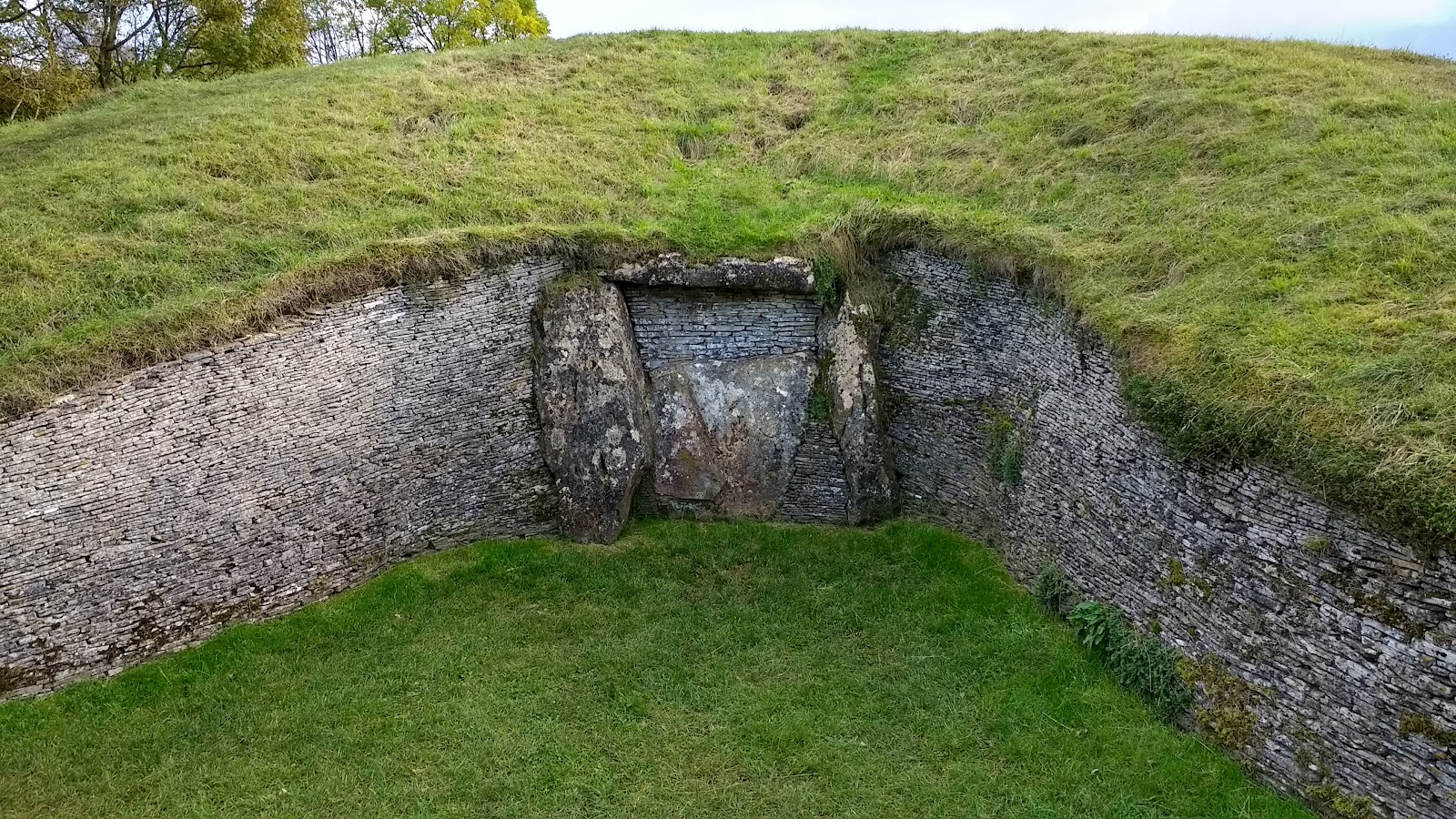 Belas Knap Long Barrow — Source image