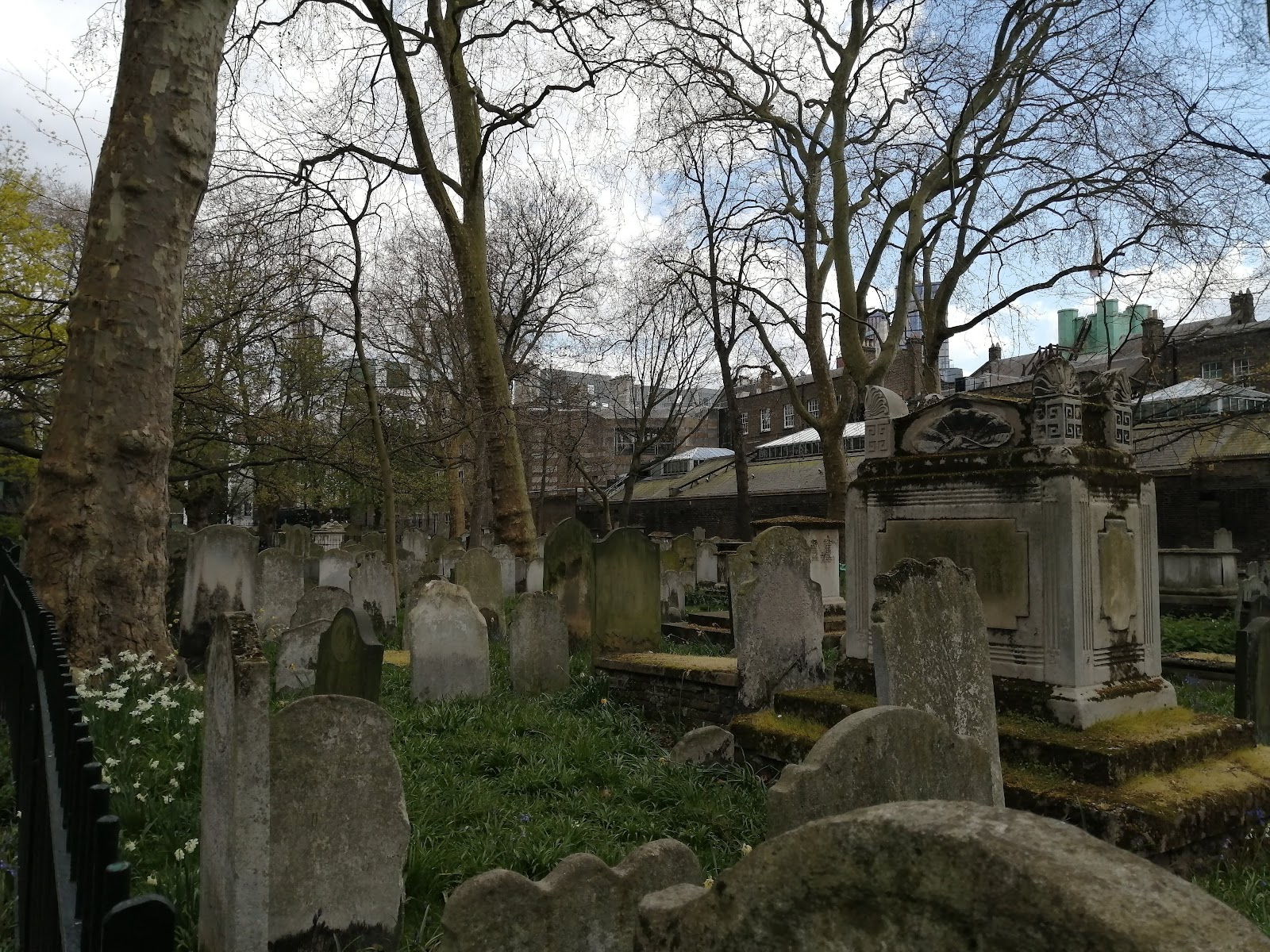 Bunhill Fields Burial Ground — Place photograph