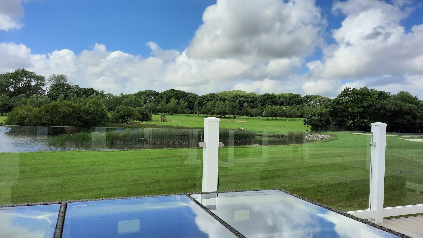 Florence Springs Luxury Lakeside Lodges — Place photograph