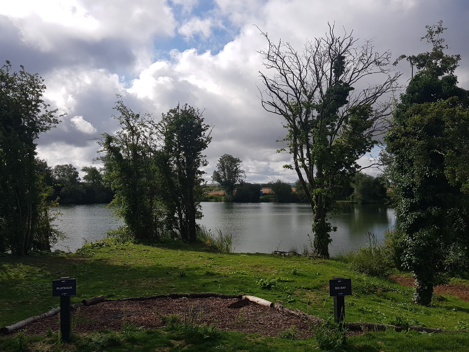 Nash Lakes — Royston — Place photograph