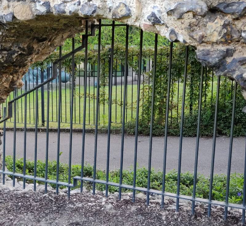 Reading Abbey Ruins — Place photograph (3 of 3)