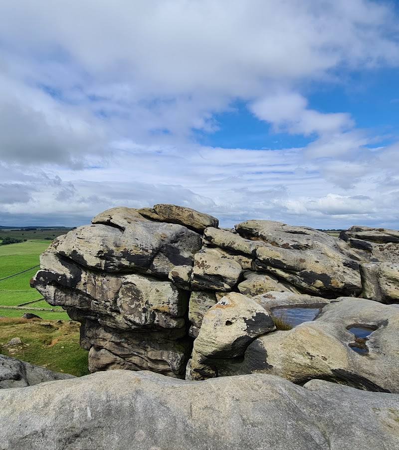 Almscliffe Crag — Place photograph