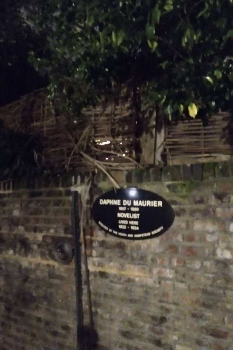 Daphne du Maurier plaque — Place photograph (2 of 3)
