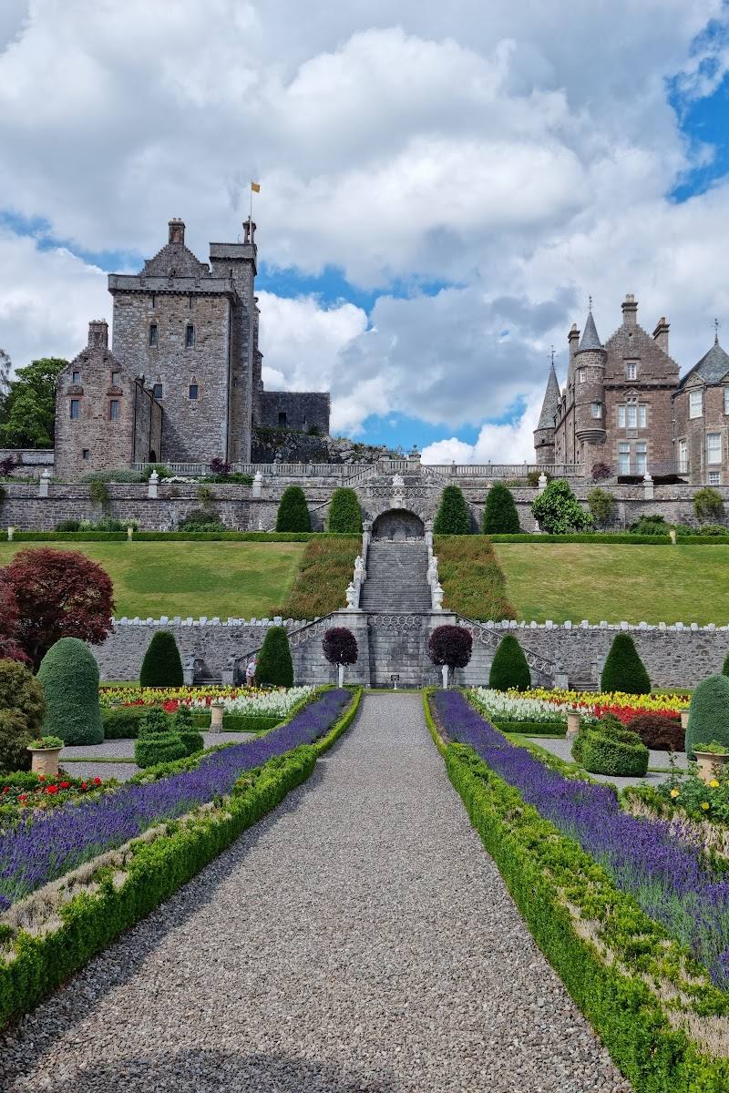 Drummond Castle Gardens — Place photograph