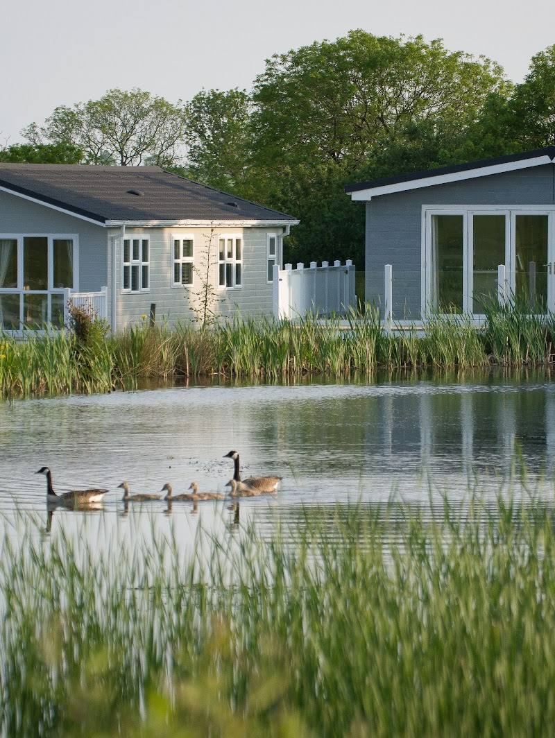 Florence Springs Luxury Lakeside Lodges