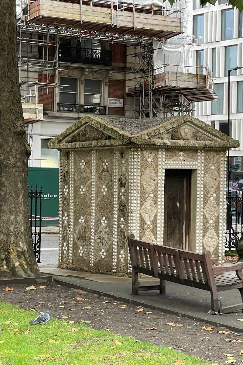 Grosvenor Gardens Shell Hut — Place photograph (1 of 3)