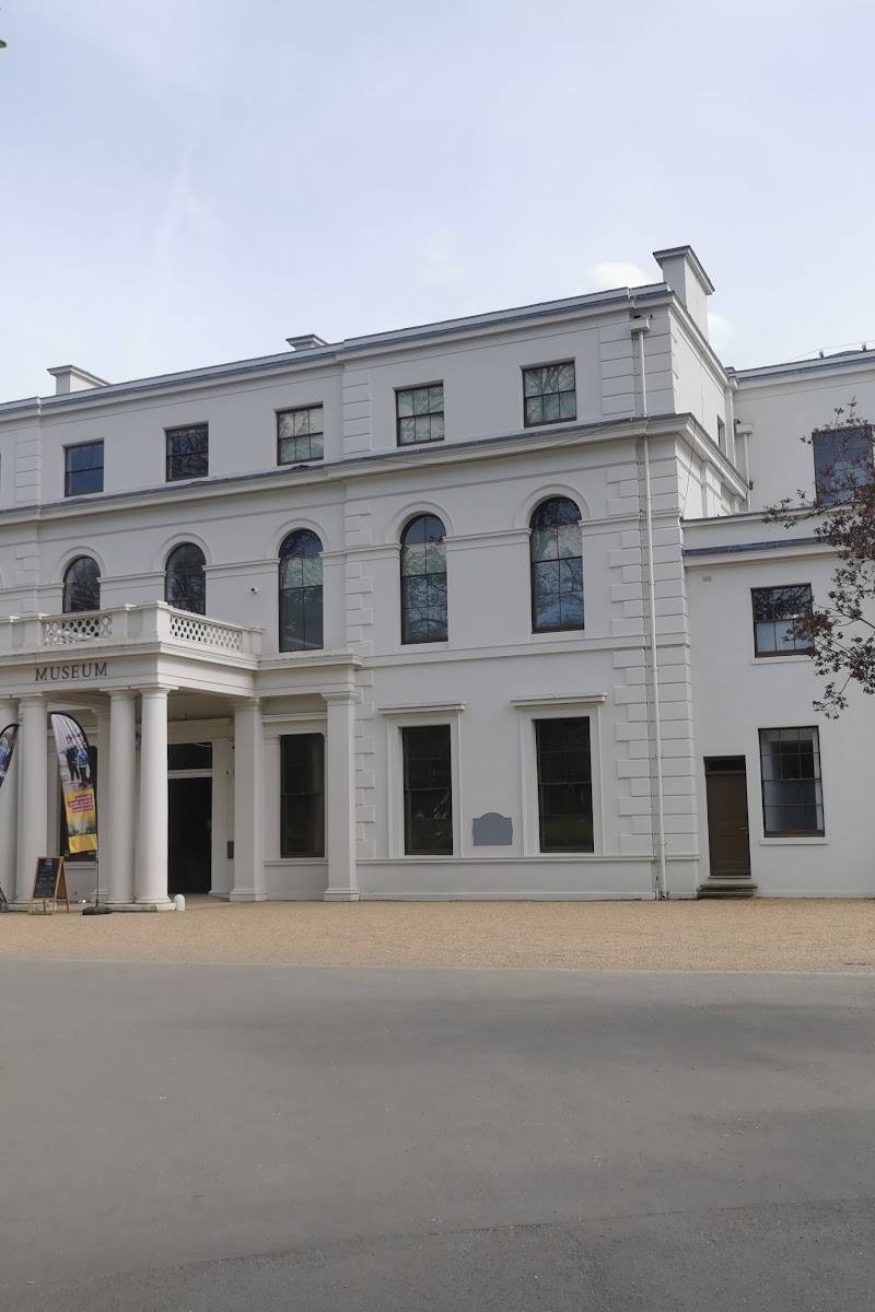 Gunnersbury Park