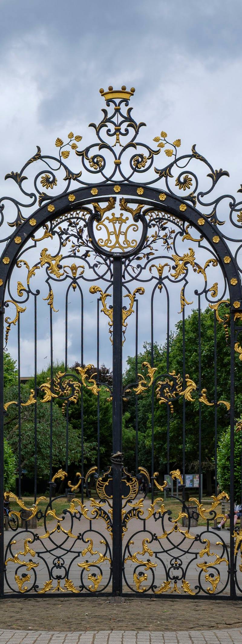 Holland Park Earls Court Gate