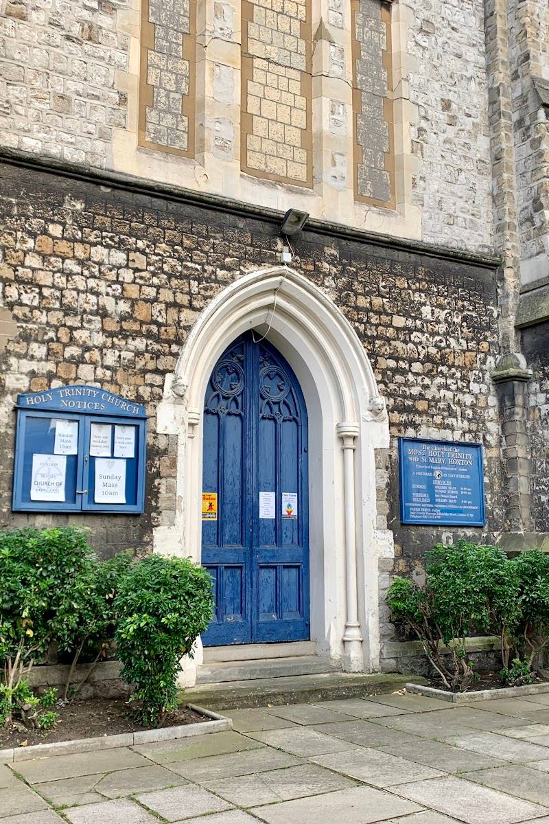 Holy Trinity Church, Hoxton — Place photograph (2 of 3)