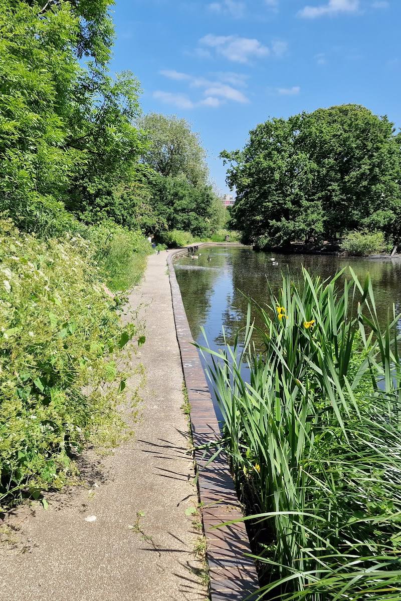 Lordship Recreation Ground Pond — Place photograph