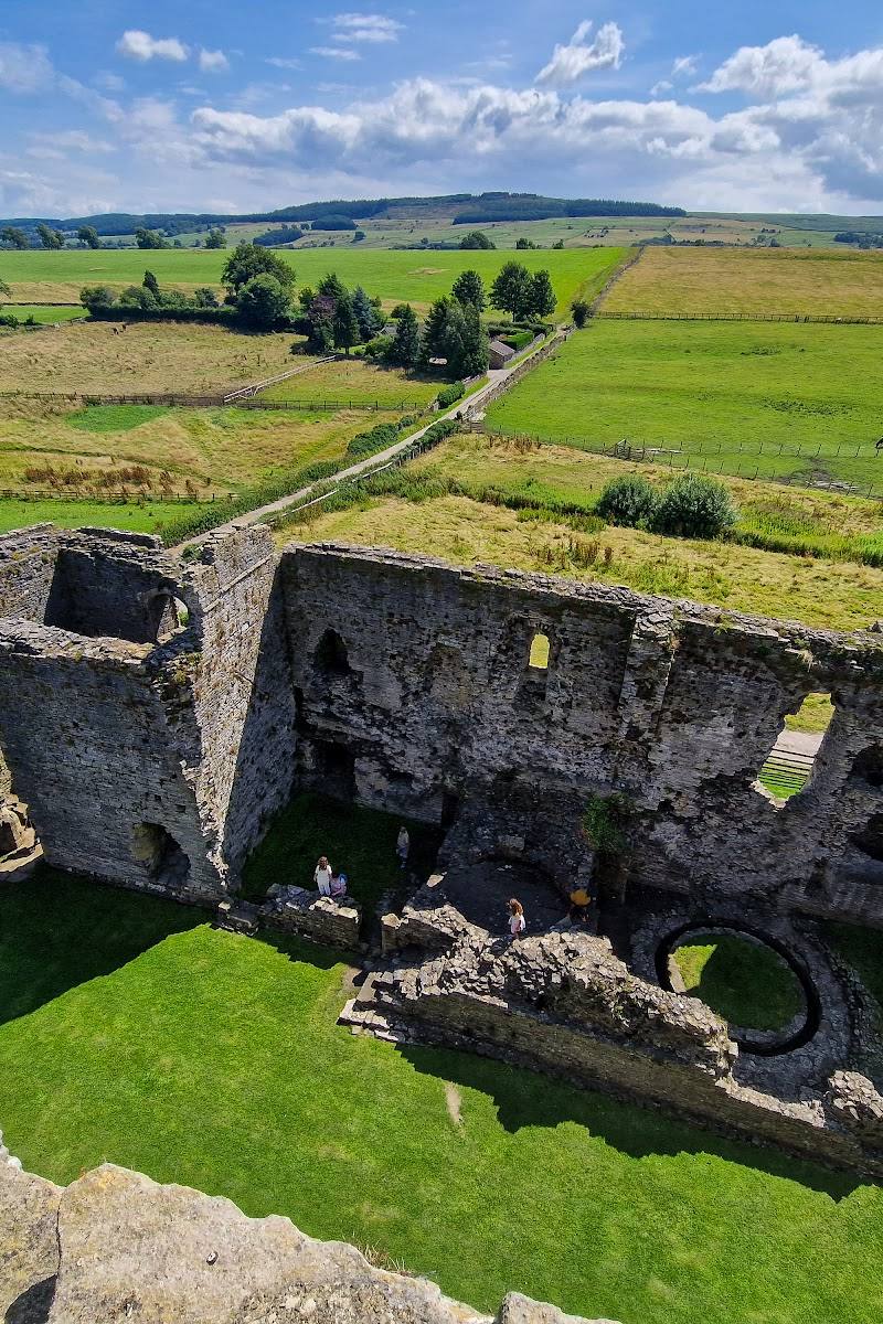 Middleham Castle