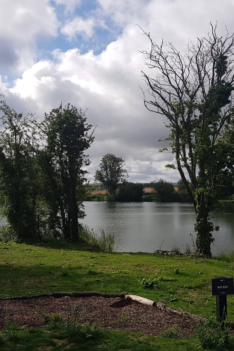 Nash Lakes — Royston — Place photograph