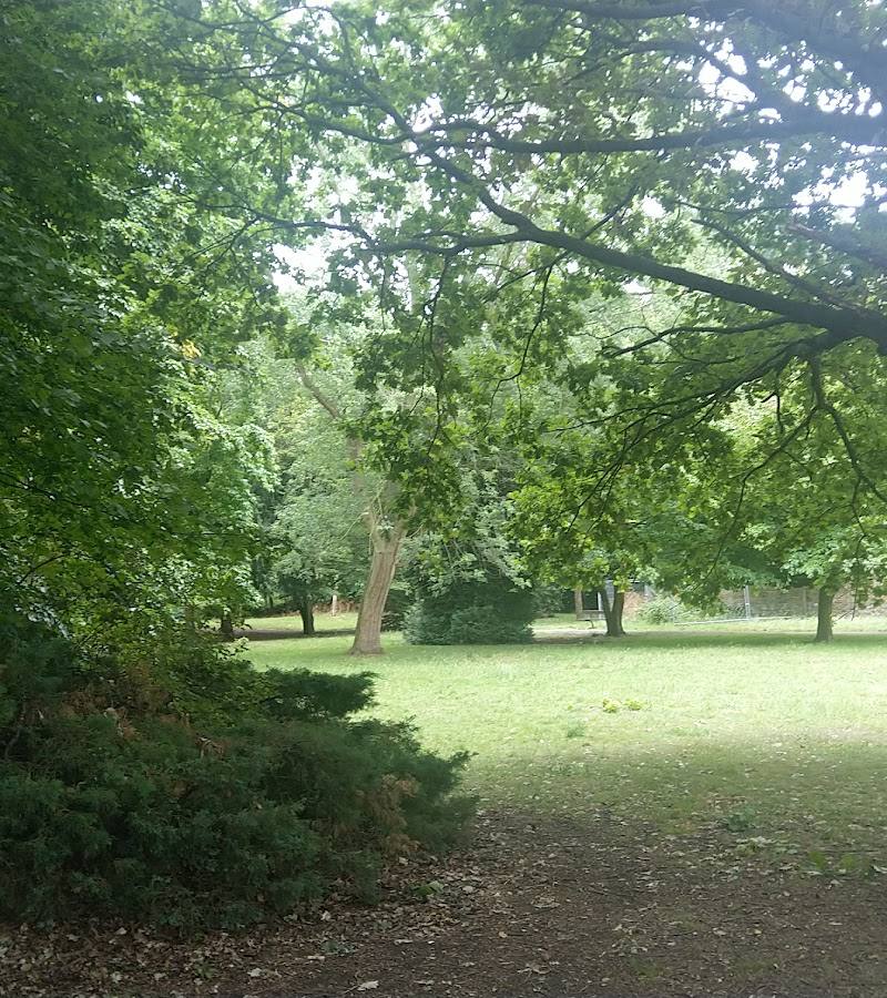 Norbury Hall Park — Place photograph (2 of 3)