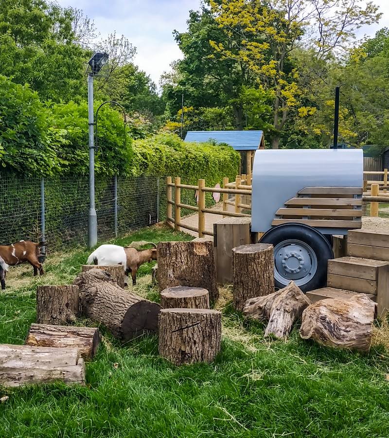 Queen's Park Children's Farm — Place photograph (2 of 3)