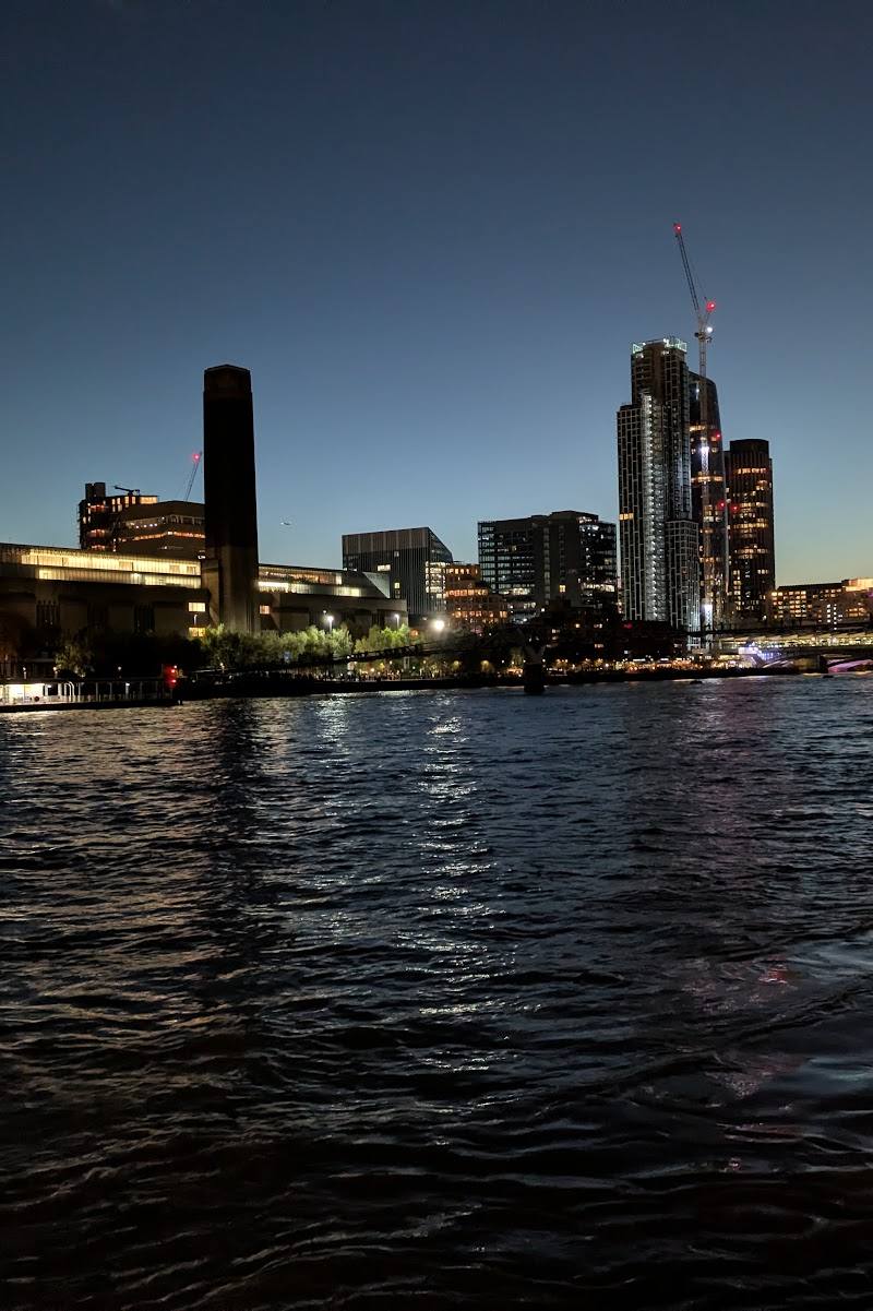 Queenhithe Dock and Wharf — Place photograph (2 of 3)