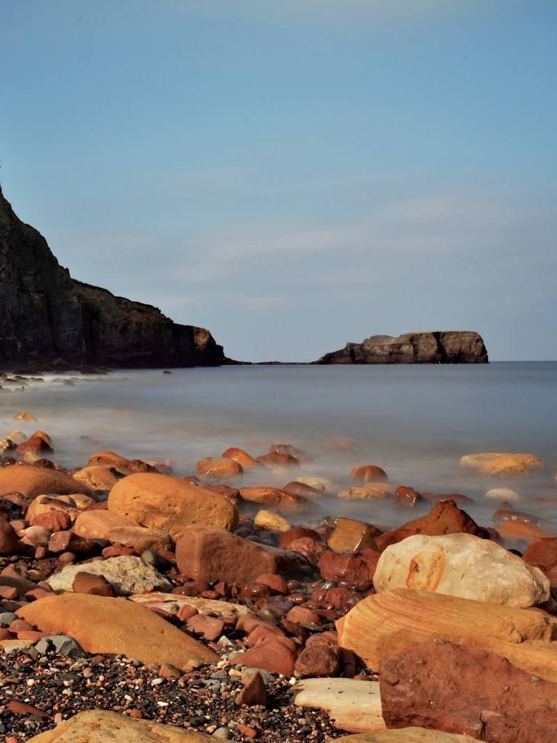 Saltwick Bay — Place photograph (1 of 3)