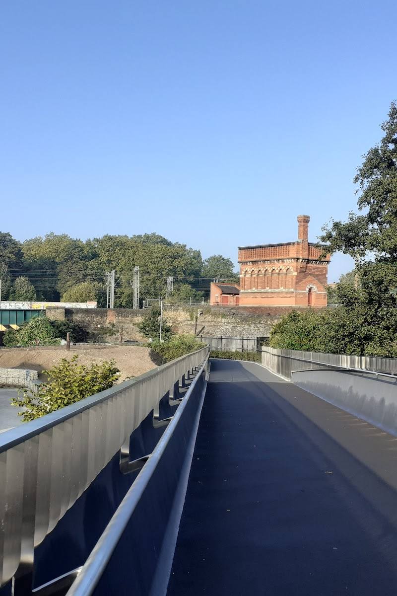Somers Town Bridge — Place photograph (2 of 3)