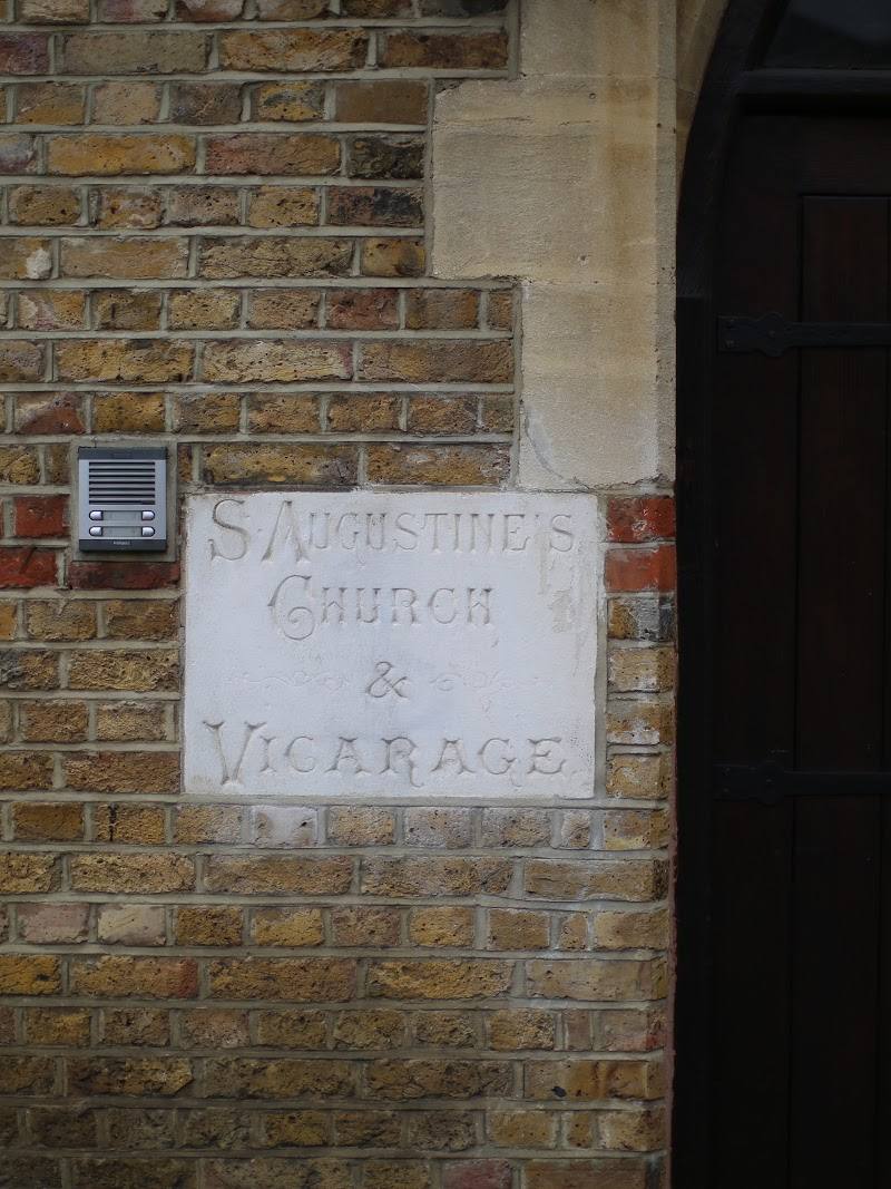 St Augustine’s Church (291 Gallery), Haggerston — Place photograph