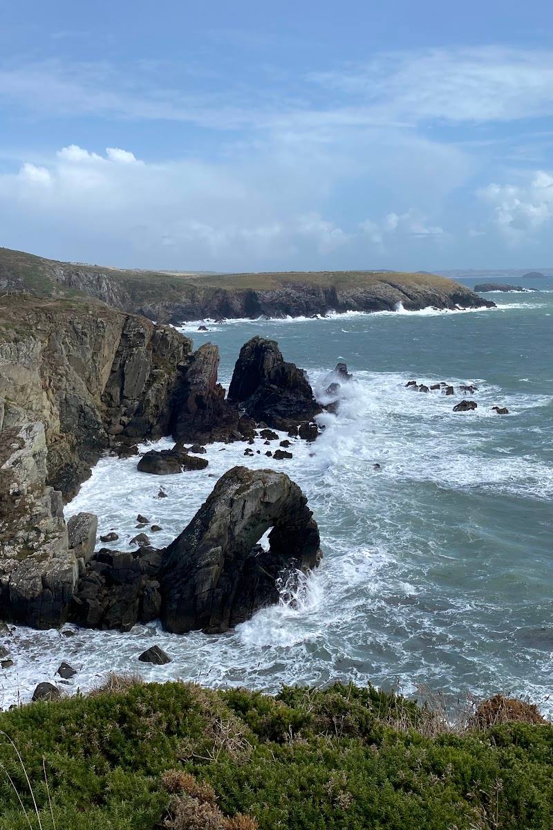 St Non’s Cliffs & Cathedral Cave — Place photograph