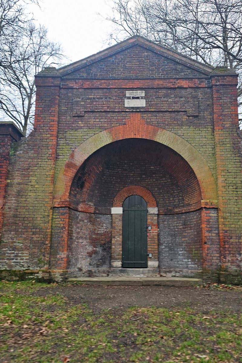 Standard Reservoir Conduit House — Place photograph