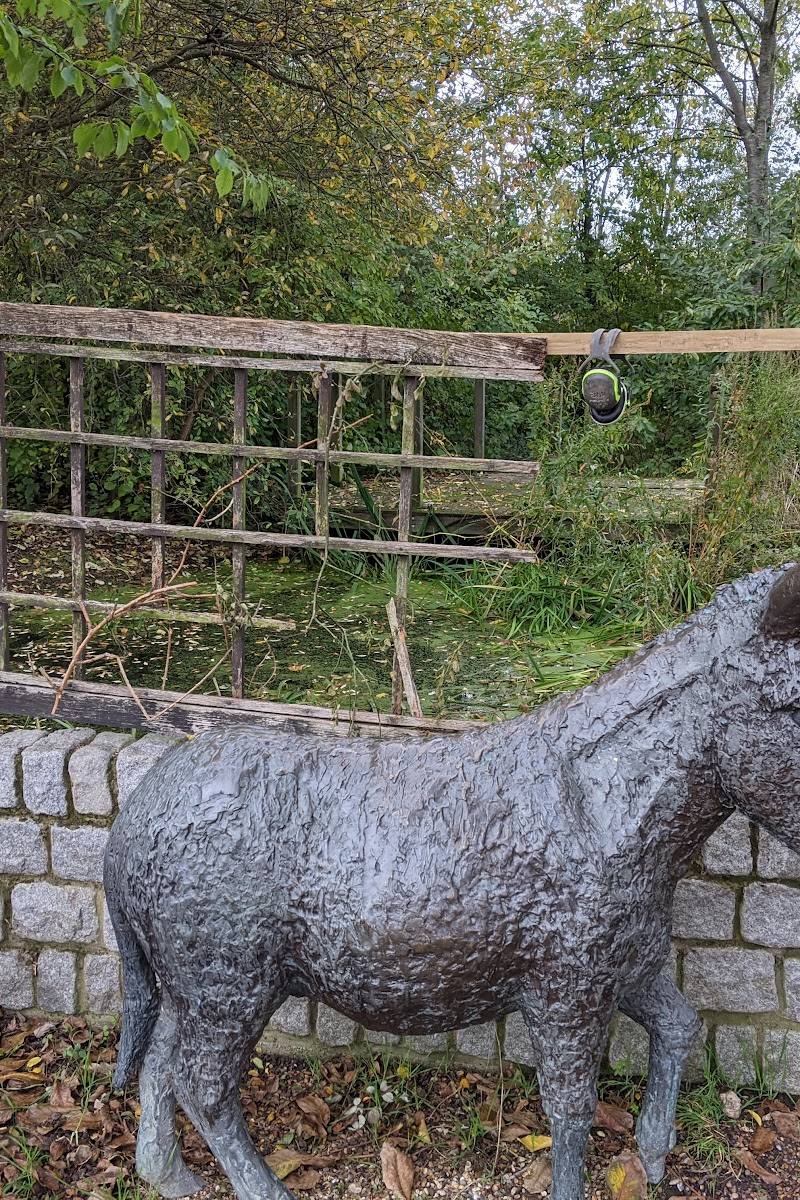 Surrey Docks Farm — Place photograph (2 of 3)