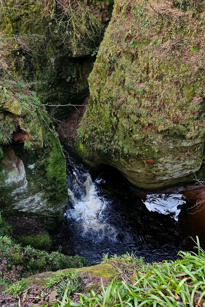 The Devil’s Pulpit (Finnich Glen) — Place photograph