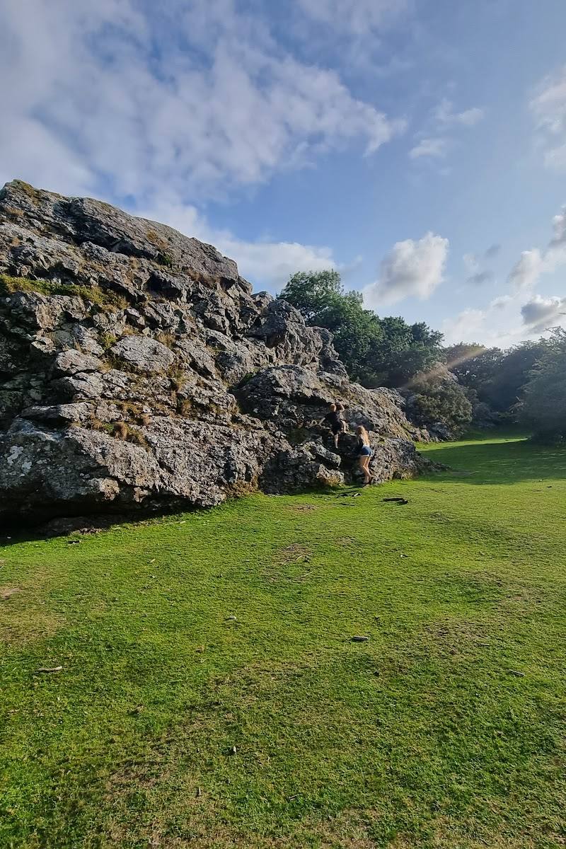 Yelverton Rock — Place photograph (1 of 3)